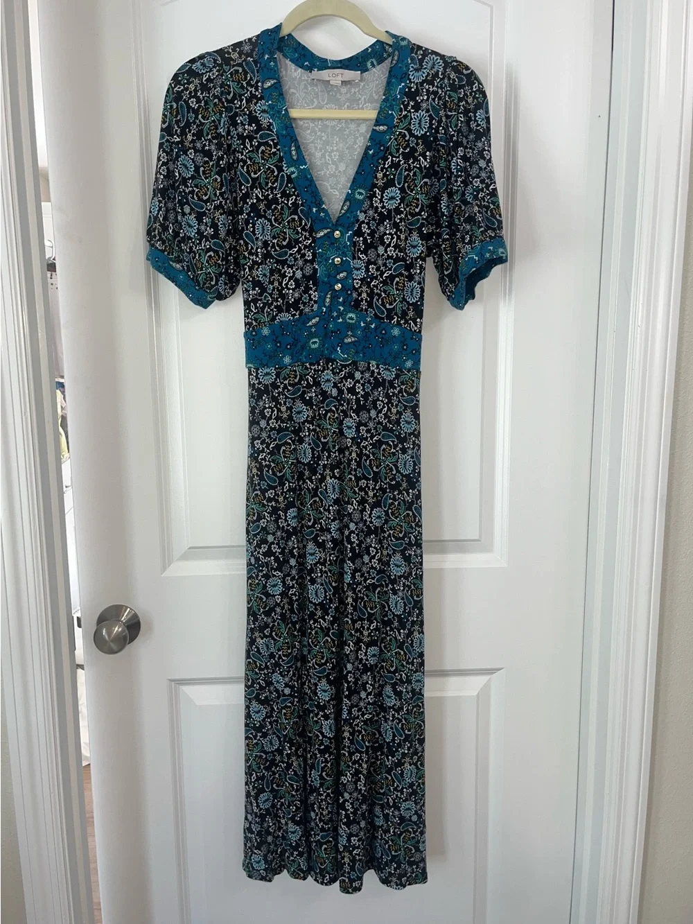 LOFT Teal Blue and Black Floral Maxi Dress Paisley Details V Neck Medium - Picture 1 of 9
